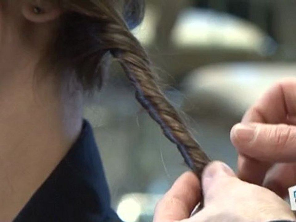 Beauté mode : Réaliser des twists pour avoir les cheveux souples