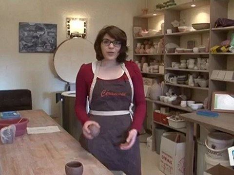 Sports Loisirs : Poterie : faire un bol pincé