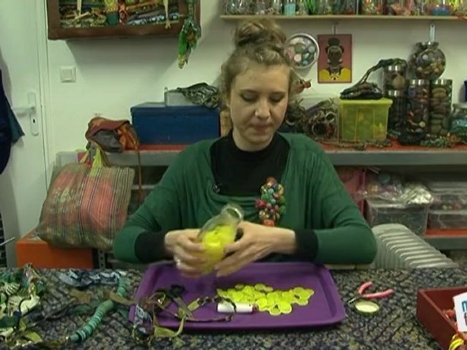 Sports Loisirs : Faire un collier avec des boutons