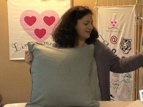 Sports Loisirs : Décorer un coussin avec un écusson thermo