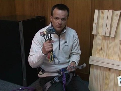 Sports Loisirs : Escalade : utiliser un coinceur dans une falaise