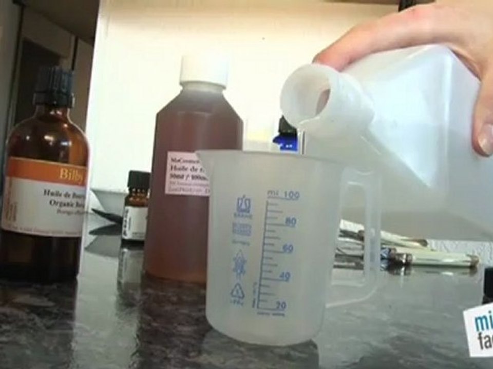 Beauté mode : Comment faire une huile de soin pour les cheveux ?