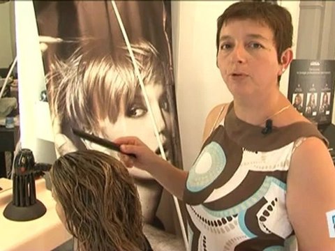 Beauté mode : Enlever le sable de ses cheveux