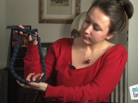 DIY Faire un collier en boules de tissu 