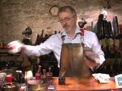 Beauté mode : Cirer des chaussures en cuir