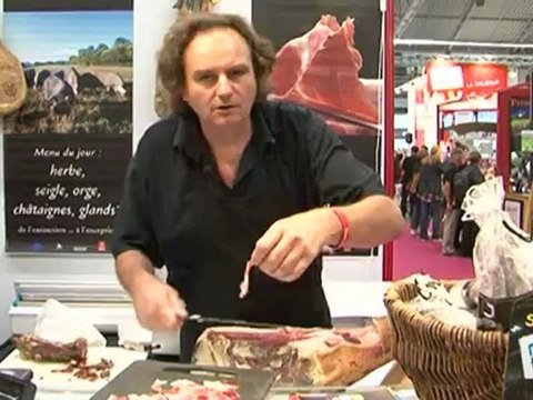 Cuisine : Couper un jambon cru entier