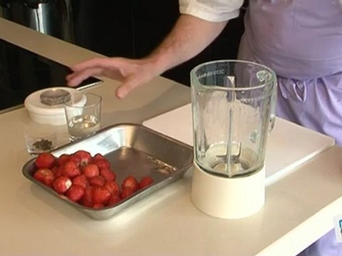 Cuisine : Recette de coulis de fraises au poivre vert