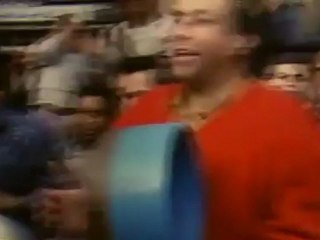 Amr Diab - Raseif Nemra Khamsa from Ice Cream In Gleem Movie 1992 - YouTube