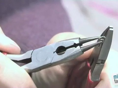 Sports Loisirs : Comment faire une parure de bijoux ?