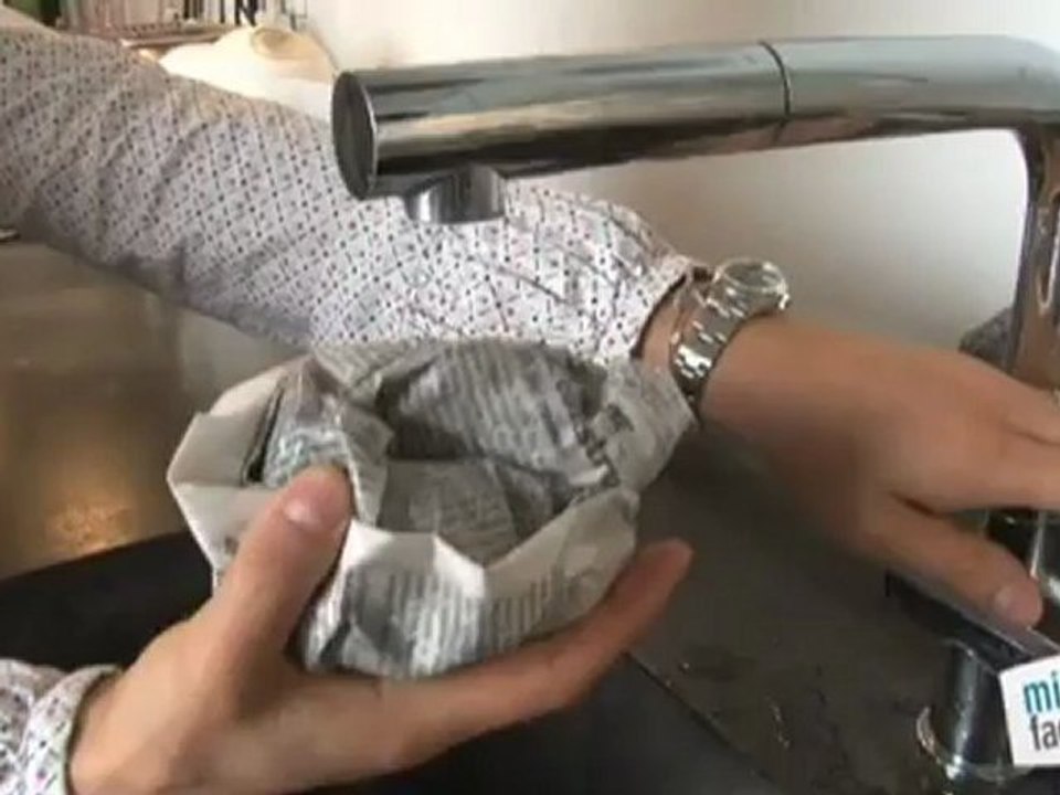 Vie Pratique : Comment fabriquer un produit lave-vitres ?