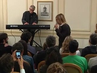 Punk rocker turns crooner