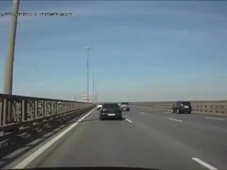 Otobanda akıl almaz kaza