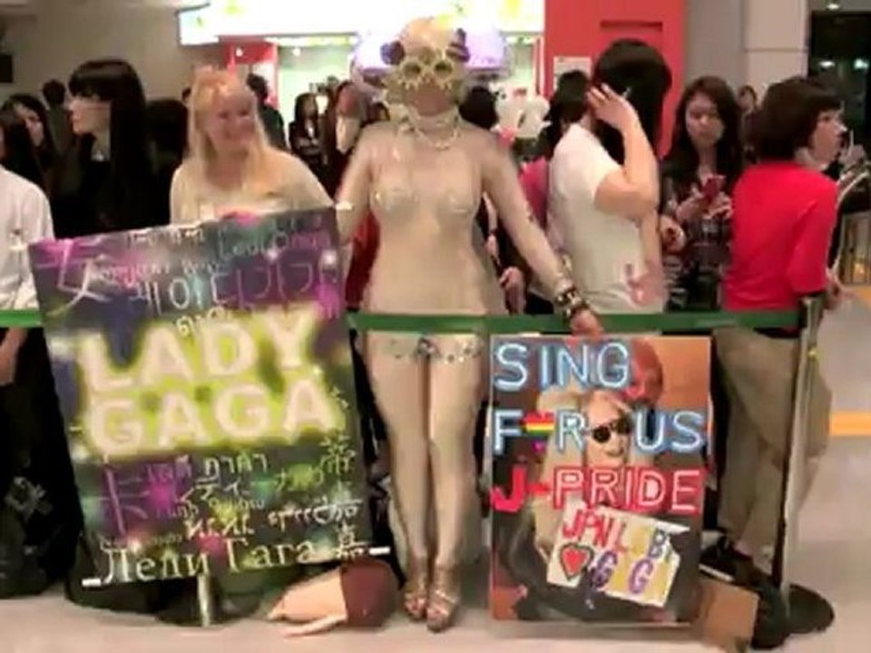 Lady Gaga erhält haarsträubenden Empfang in Japan