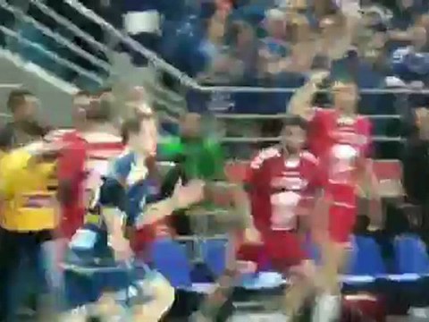 Ambiance Play-Off Pologne Wisla Plock - Vive Targi Kielce / Handball Année 2011