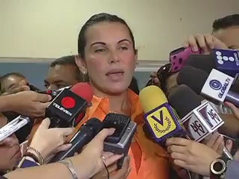 DECLARACIONES ALCALDESA DE MARACAIBO ENTREGA DOSCIENTOS EQUIPOS ORTÓPEDICOS