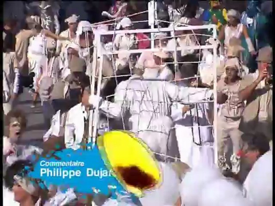 Défilé de la Biennale de la Danse de Lyon 2008 - Cie Intersignes - Maude Bulinge