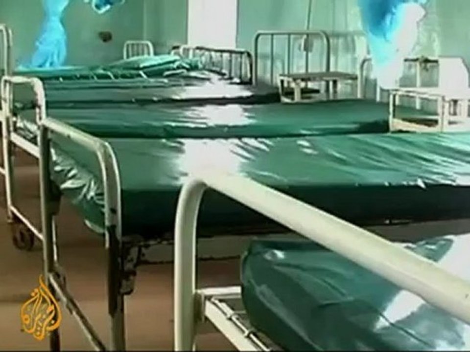 Kenya sacks 25,000 striking nurses