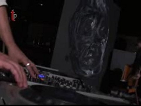 painter performer with sparkles Edith Piaf