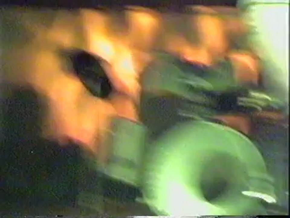 Cosmic arrival  ( Elektroschmitz ) - live at factory - P3