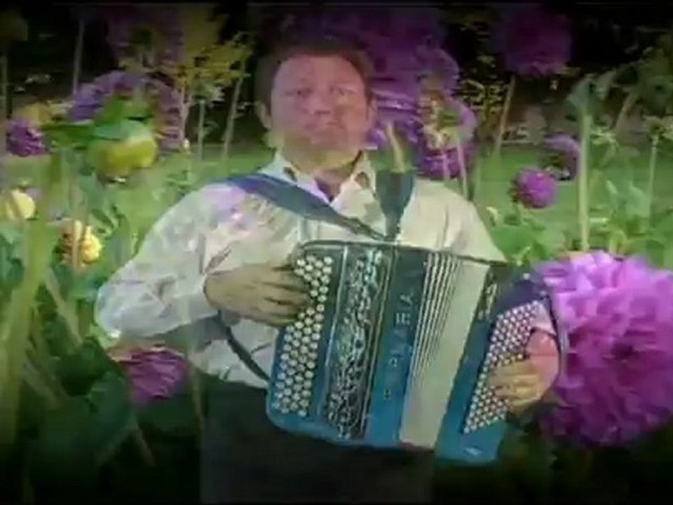 Y'a d'la joie(C.Trénet) à l'accordéon