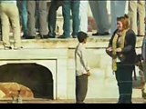 Slumdog Millionaire - Clip - Tour guide