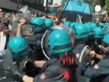 Scontri e feriti, Napoli in piazza contro Equitalia