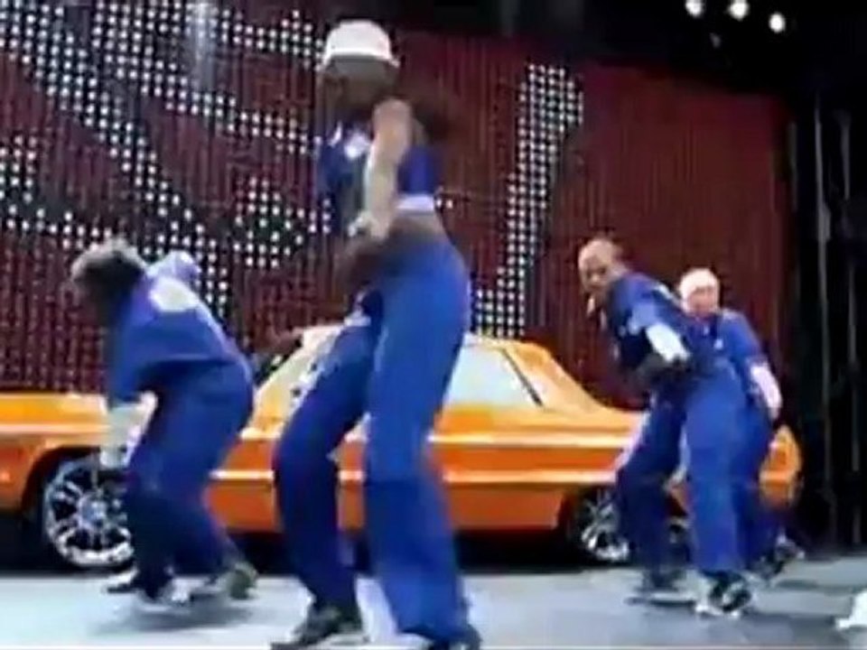 How She Move