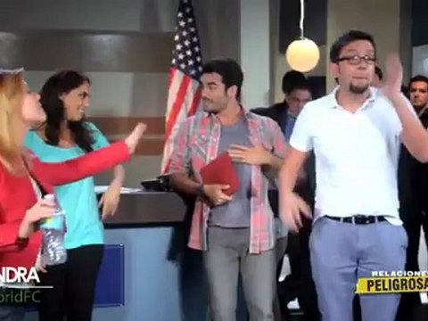 Serenata a las Madres Sandra Echeverria en el set de relaciones Peligrosas