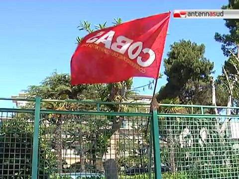 TG 11.05.12 Sanità, protesta Cobas per dire no a 31 licenziamenti