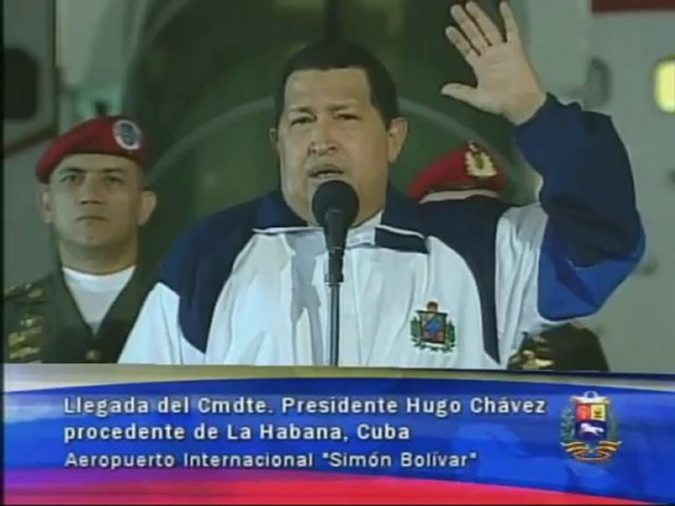 Presidente Chávez llegó desde Cuba y afirma que culminó ciclo de radioterapia