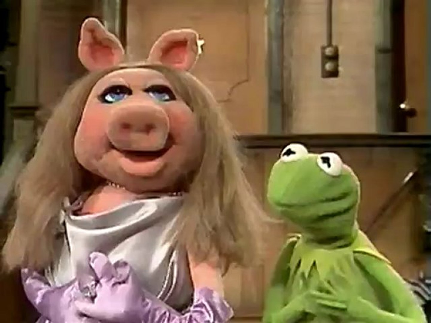 miss piggy naked cartoon Kermit
