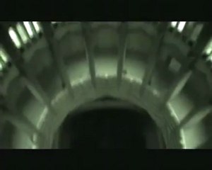 Έκανε Base Jump μέσα σε μια εκκλησία