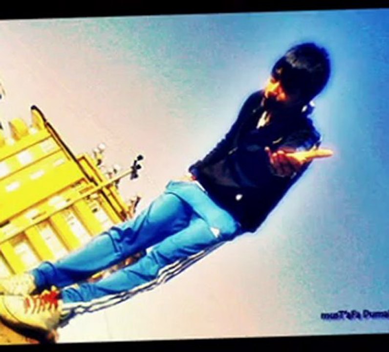 SonSuzSewDam  Duman aLTı BeLqi BiR qüN DöNeCeKSiN .. ! :(