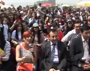 IV Gənclik Şənliyi Nigeriyali Telebe_Tellerini Yan Dara Qiz