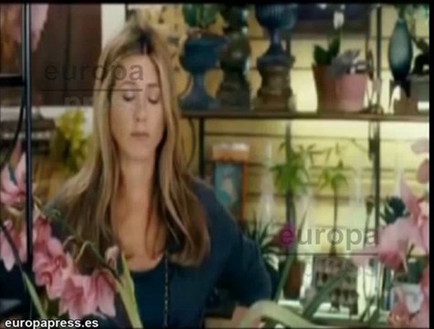 Aniston y Theroux a punto de estrenar mansión