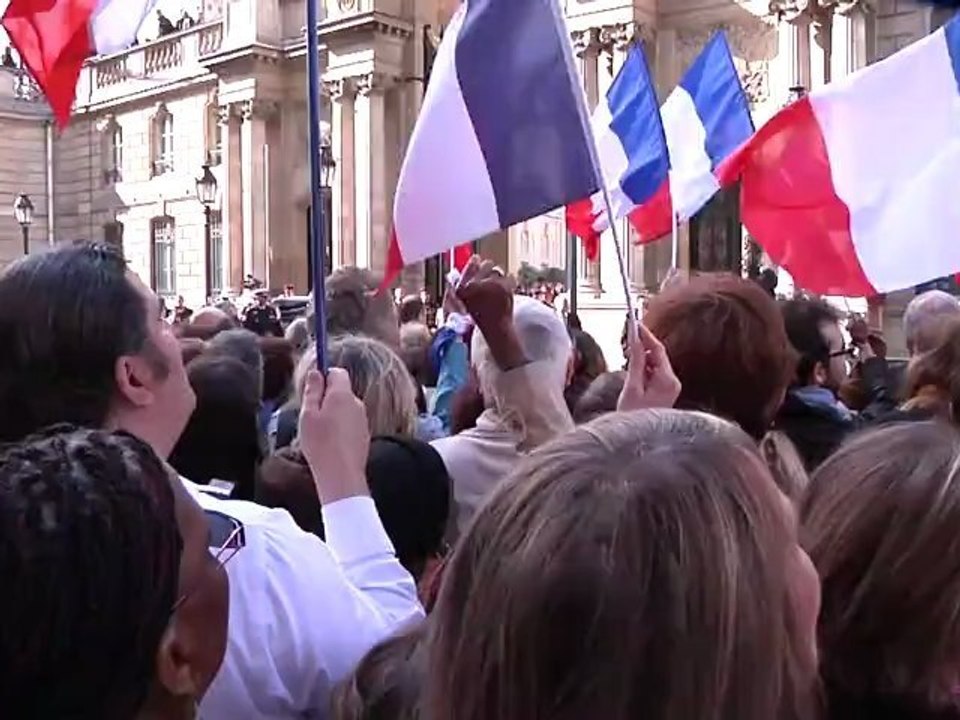 Passation de pouvoir avec des sympathisants UMP