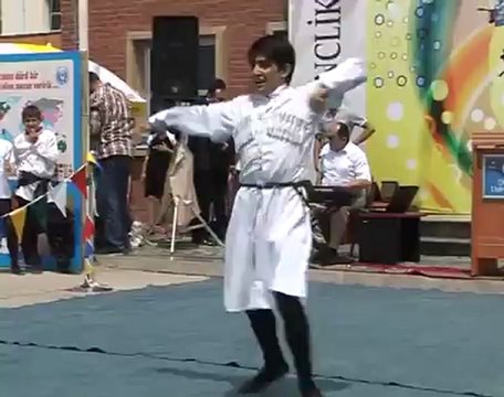 IV Gənclik Şənliyi Dagestan reqsi_3