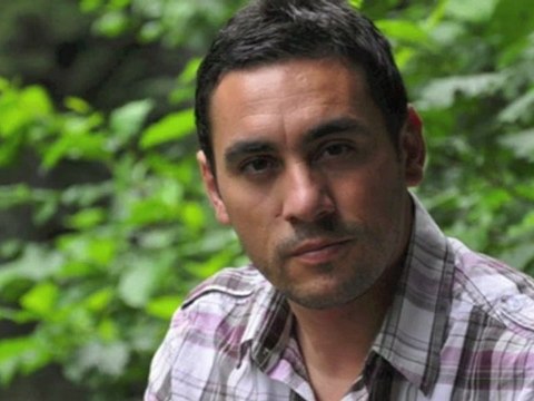 Seçkin TOPAÇ bir kızıl goncaya benzer dudağın