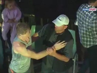 Hooker Londra vizesini aldı