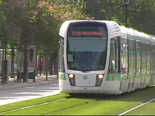 Citadis302 : A l'approche de la station balard sur la ligne T3a du tramway parisien