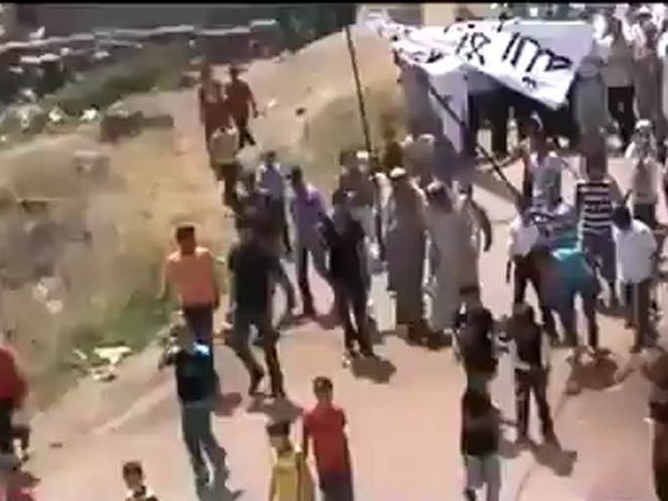 Syria فري برس درعا أم ولد مظاهرة صباحية نصرة للمدن المنكوبة في 12 5 2012 Daraa