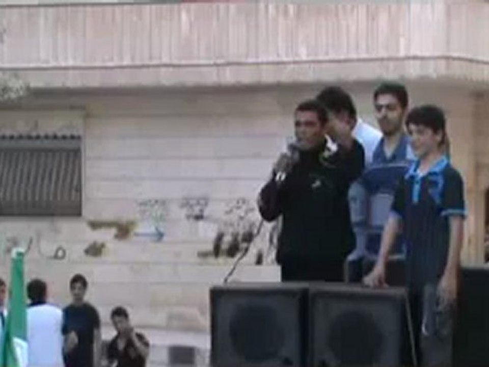 Syria فري برس ادلب أريحا انشقاق المجند عقبة خليل العيسى في مظاهرة اليوم 12 5 2012 Idlib