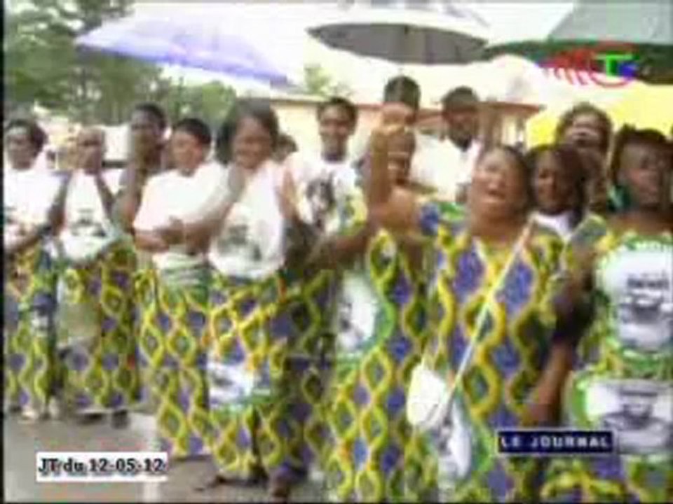 L’épouse du chef de l’Etat remet du matériel médical à l’hôpital de base d’Oyo