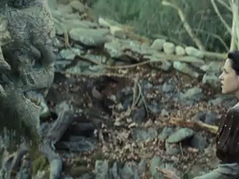 Blanche Neige et le chasseur - clip#3 (VF) - Troll_attacks Snow White and the huntsman