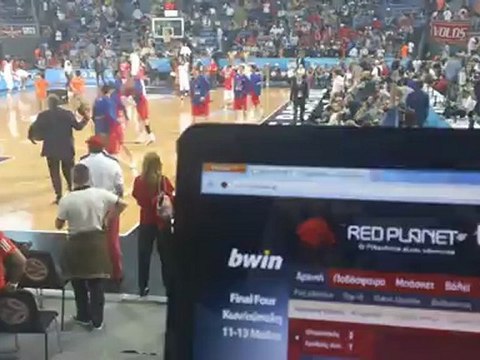 Προθέρμανση Ολυμπιακού πριν από τον τελικό με την ΤΣΣΚΑ Μόσχας