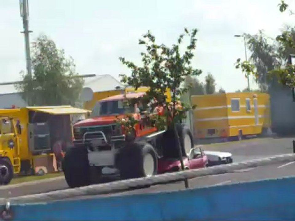 MONSTER TRUCK