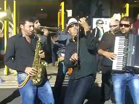 La fanfare Mahala Raï Band sur France Bleu, Jazz sous les pommiers