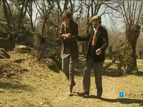 TRISTAN EN EL SUELO RAIMUNDO LE AYUDA A LEVANTARSE DEL SUELO ESDPV 03-05-2012