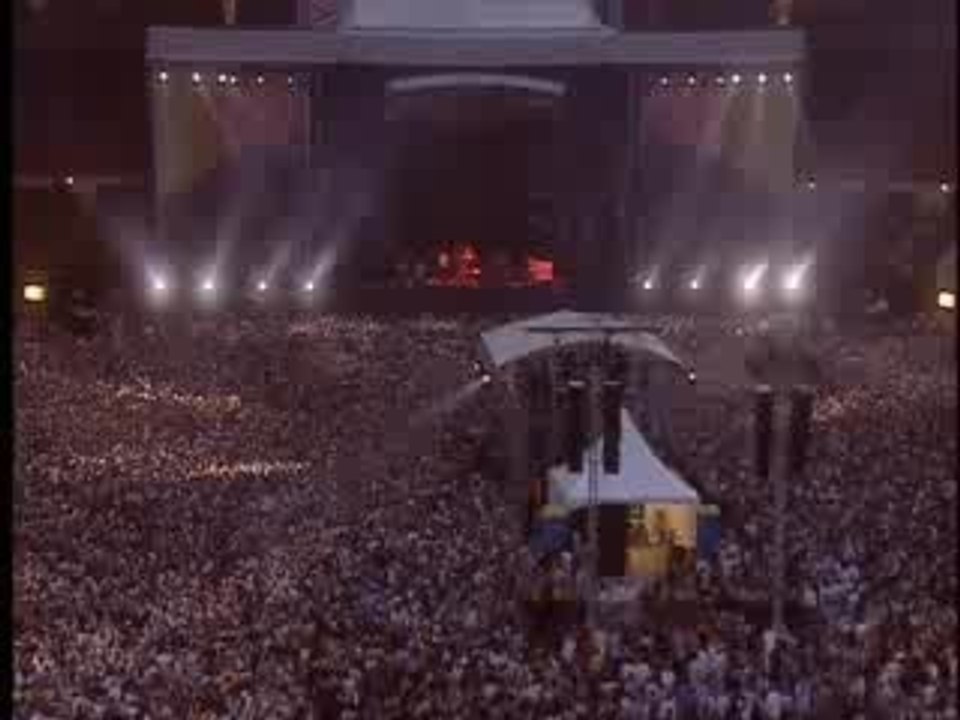 Oasis - Roll With It (live)