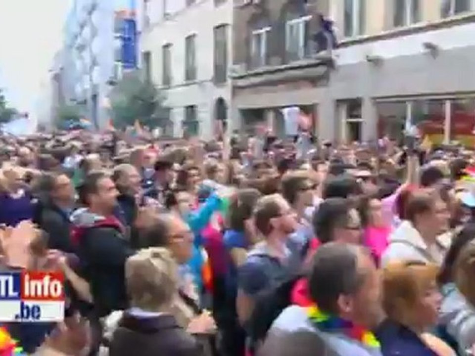 Di Rupo à la Gay Pride - Les news en vidéo - RTL Vidéos